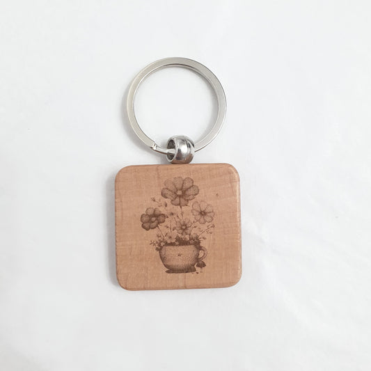 Breloc Lemn Gravat Flori in Ghivechi